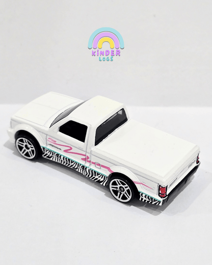 Hot Wheels 1991 GMC Syclone - White (Uncarded) - Kinder Logs