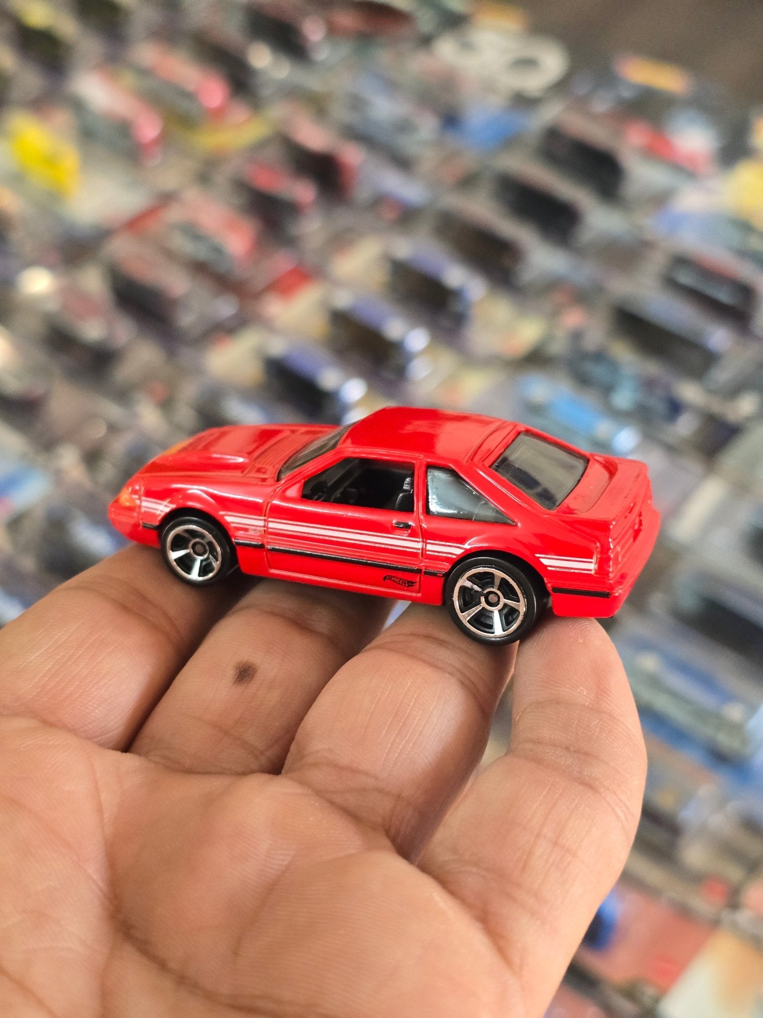 Hot Wheels 1992 Ford Mustang - Red (Uncarded) - Kinder Logs