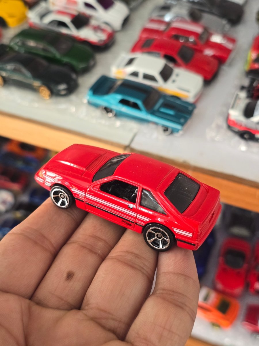 Hot Wheels 1992 Ford Mustang - Red (Uncarded) - Kinder Logs