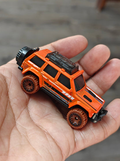 Hot Wheels 1995 Jeep Cherokee - Orange (Uncarded) - Kinder Logs