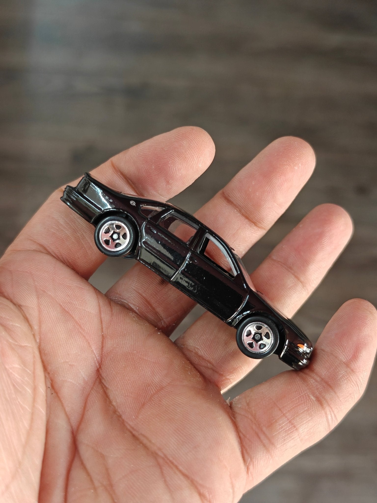 Hot Wheels 1996 Chevrolet Impala SS - Black (Uncarded) - Kinder Logs