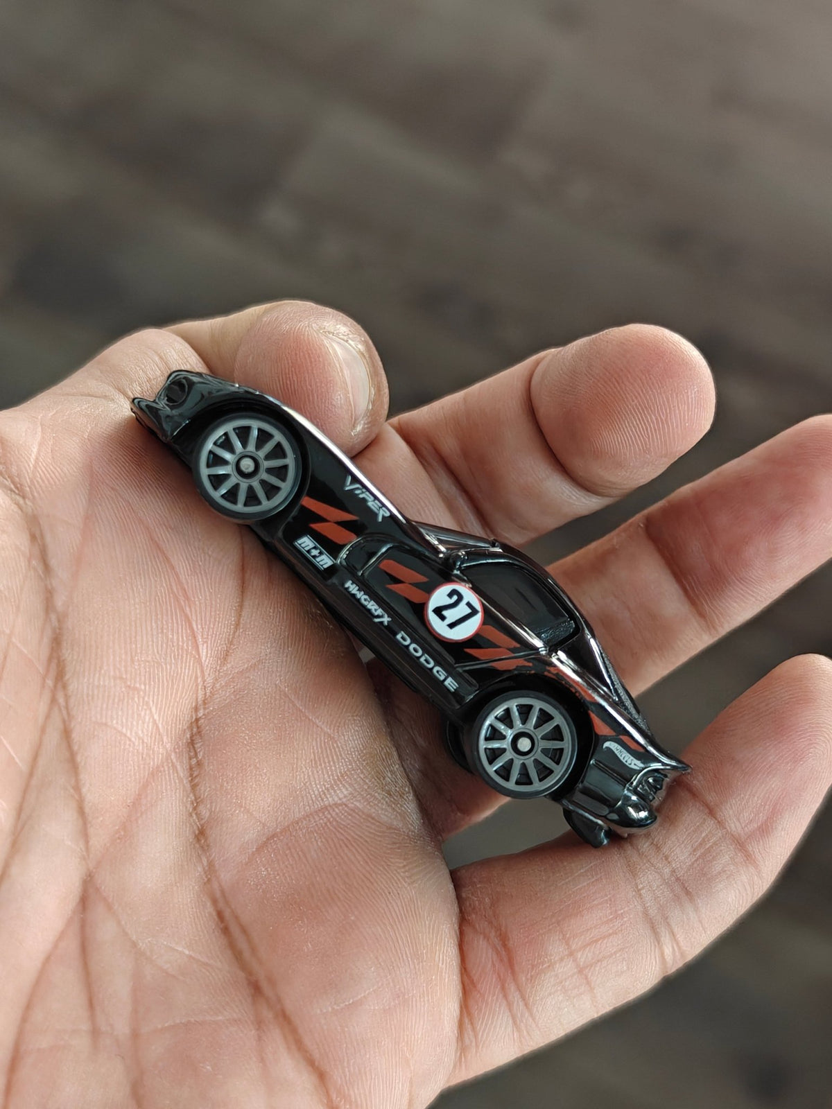 Hot Wheels 1996 Dodge Viper GTS - Black (Uncarded - New) - Kinder Logs