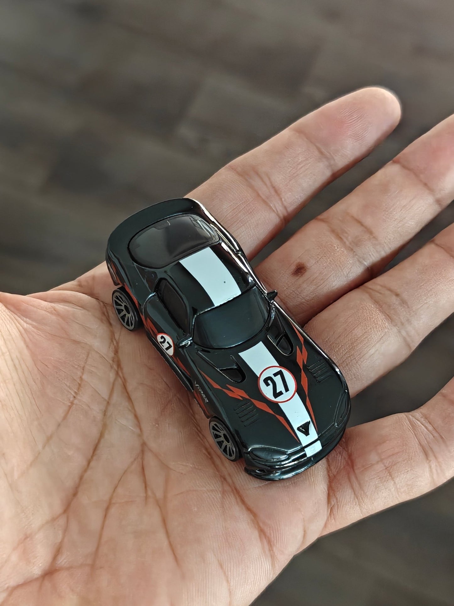 Hot Wheels 1996 Dodge Viper GTS - Black (Uncarded - New) - Kinder Logs