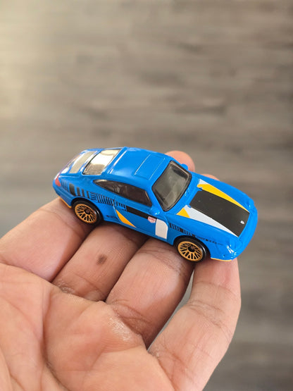 Hot Wheels 1996 Porsche Carrera Magnus Walker (Uncarded - New) - Kinder Logs