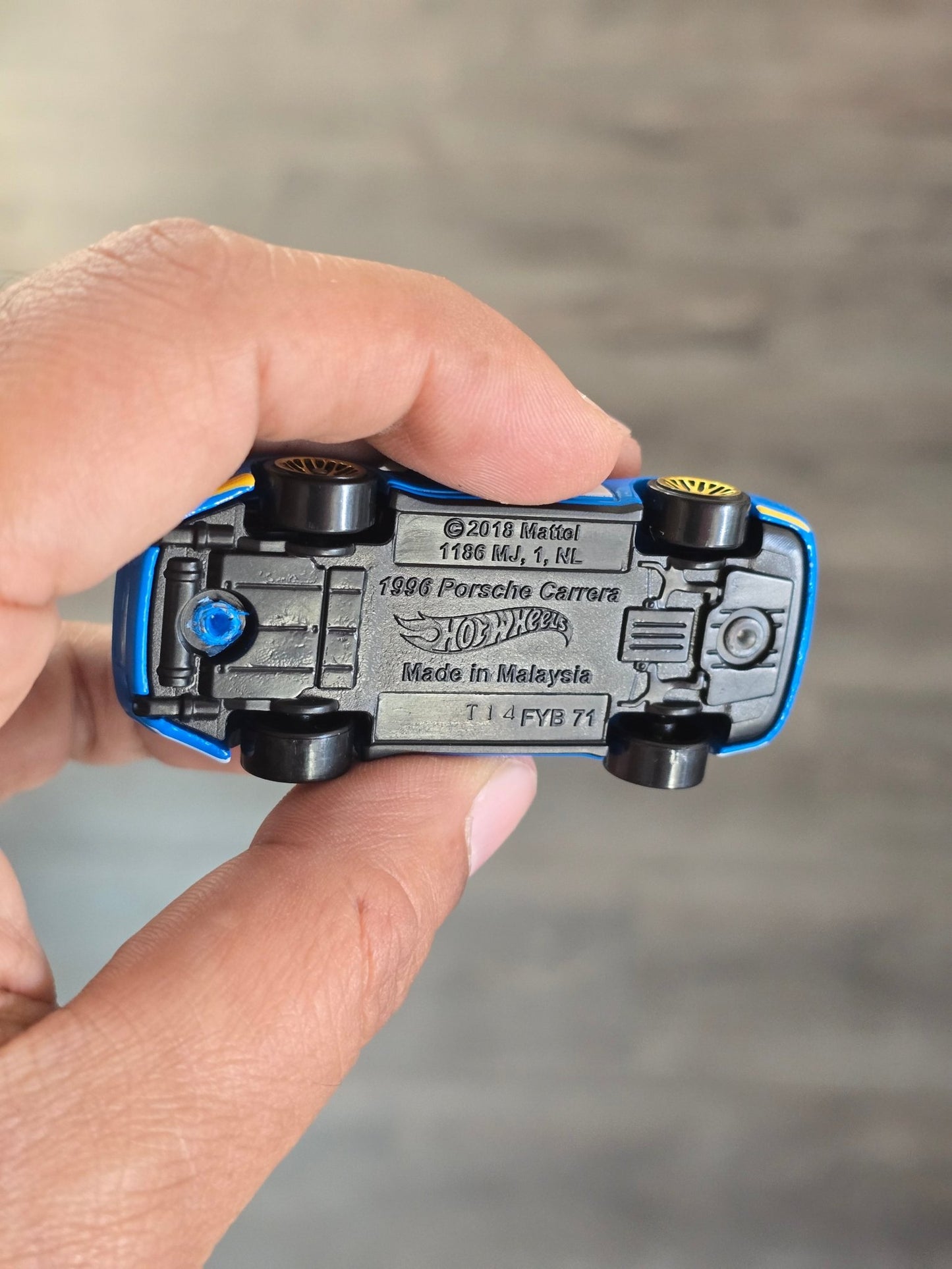 Hot Wheels 1996 Porsche Carrera Magnus Walker (Uncarded - New) - Kinder Logs