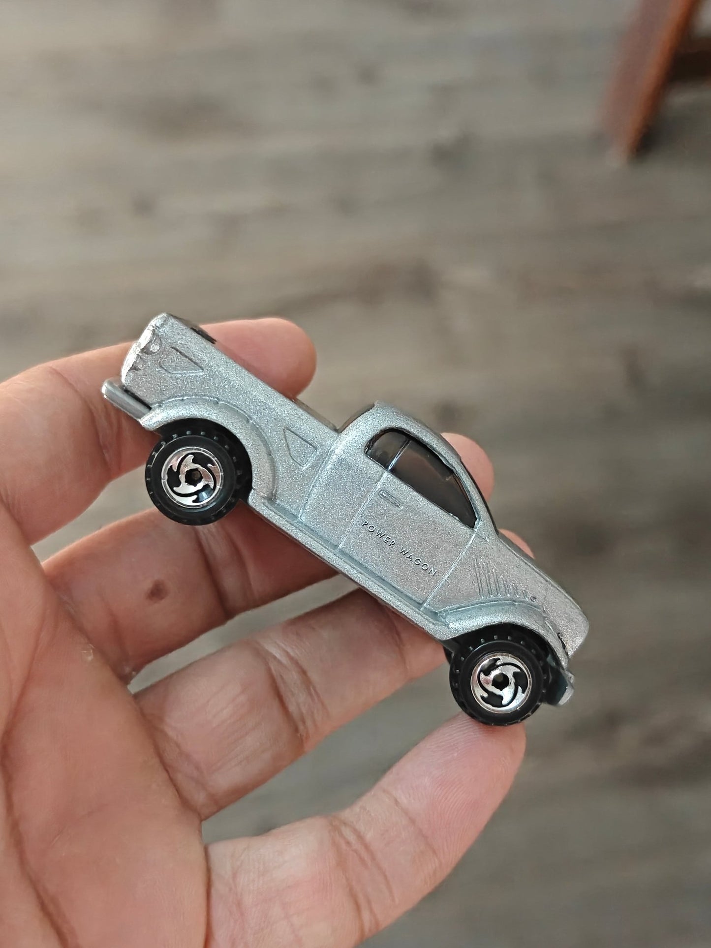 Hot Wheels 1999 Dodge Power Wagon Concept (Uncarded - New) - Kinder Logs