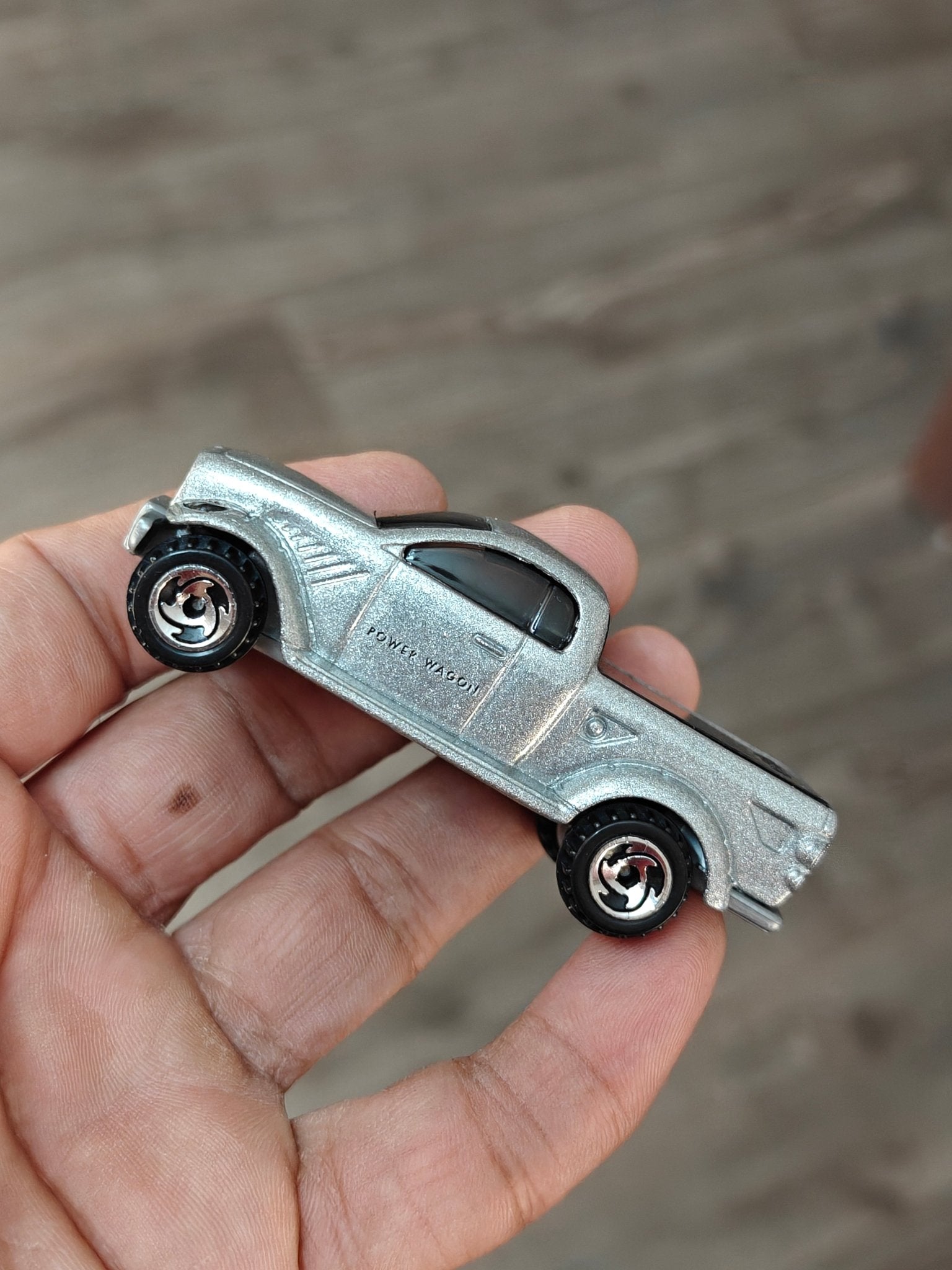 Hot Wheels 1999 Dodge Power Wagon Concept (Uncarded - New) - Kinder Logs