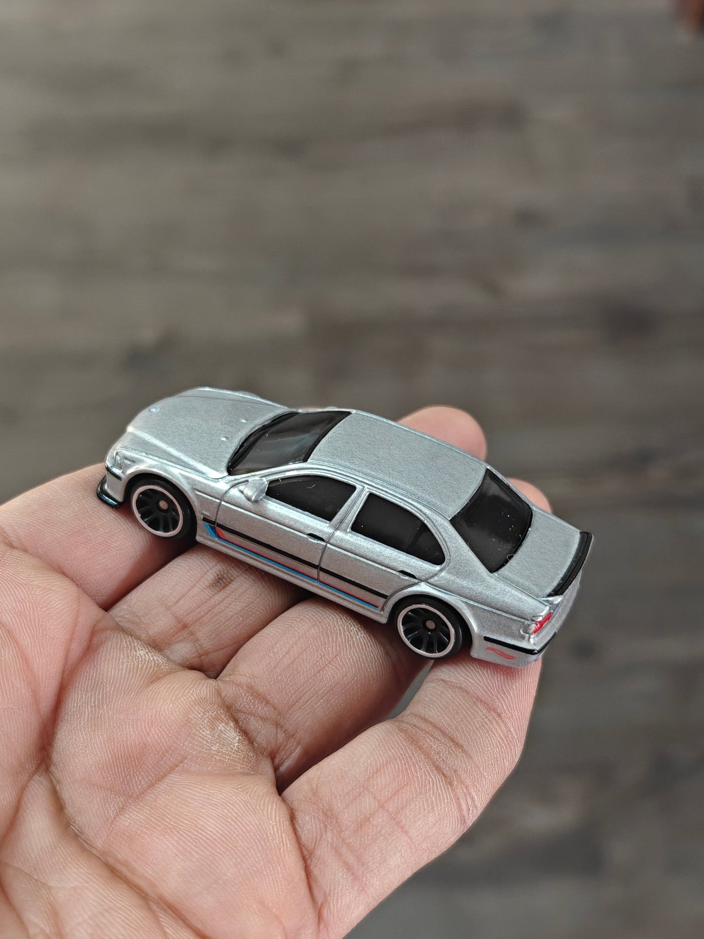 Hot Wheels 2001 BMW M5 - Silver (Uncarded) - Kinder Logs