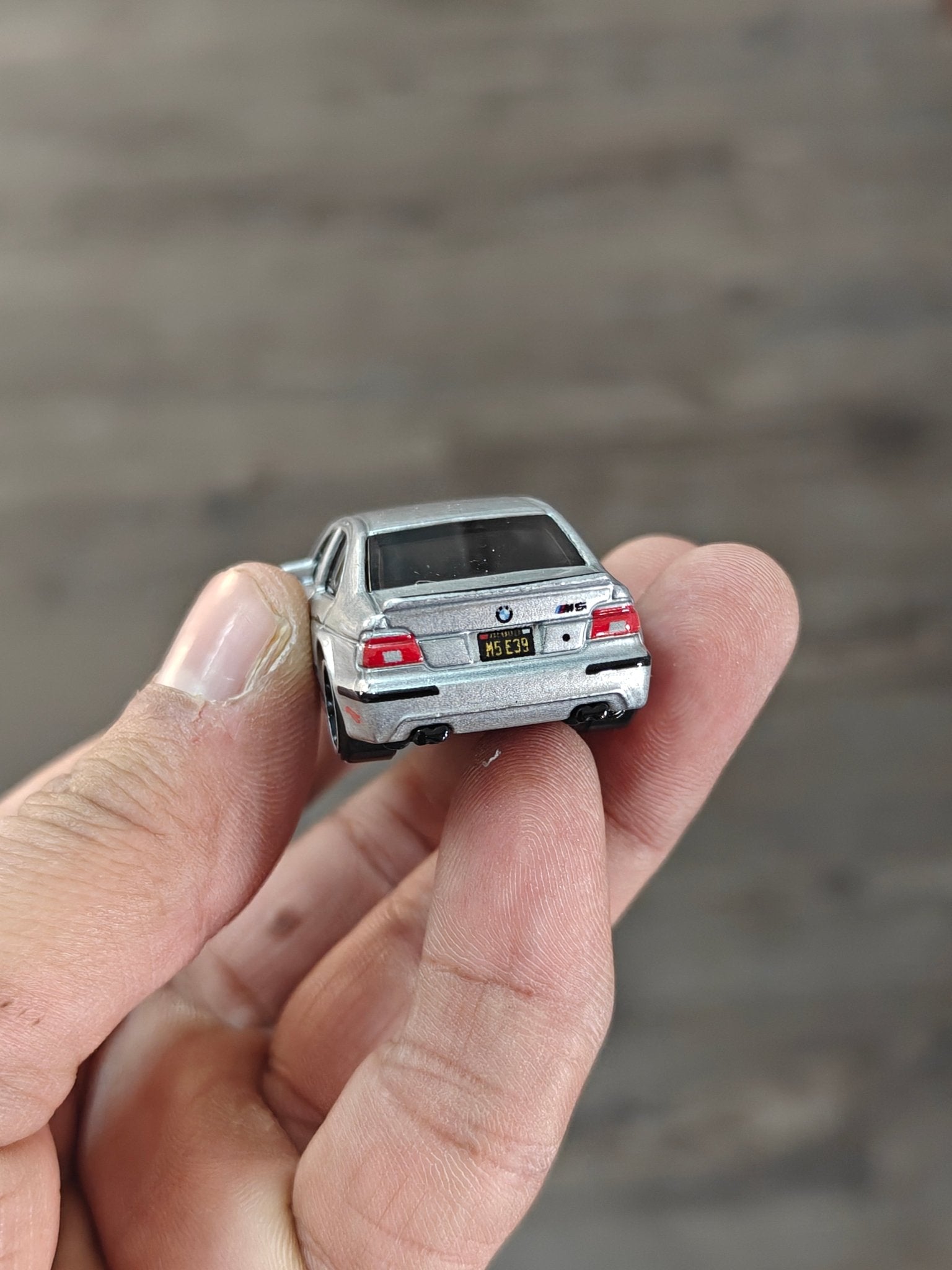 Hot Wheels 2001 BMW M5 - Silver (Uncarded) - Kinder Logs