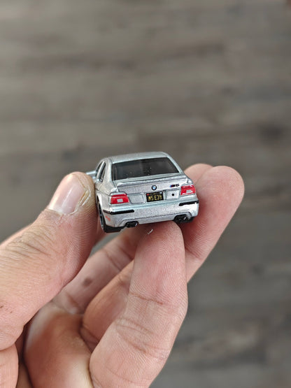 Hot Wheels 2001 BMW M5 - Silver (Uncarded) - Kinder Logs