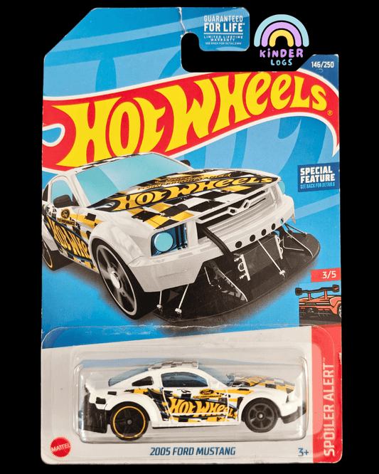 Hot Wheels 2005 Ford Mustang - White (Imported - Creased Card) - Kinder Logs