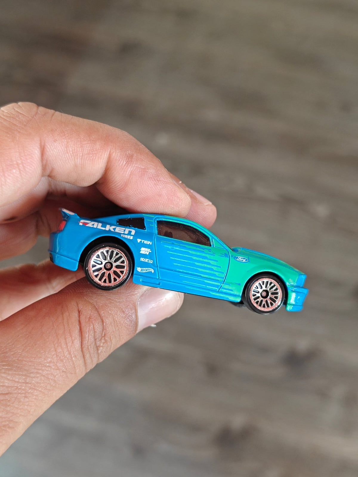 Hot Wheels 2007 Ford Mustang FALKEN (Pre-Owned) - Kinder Logs