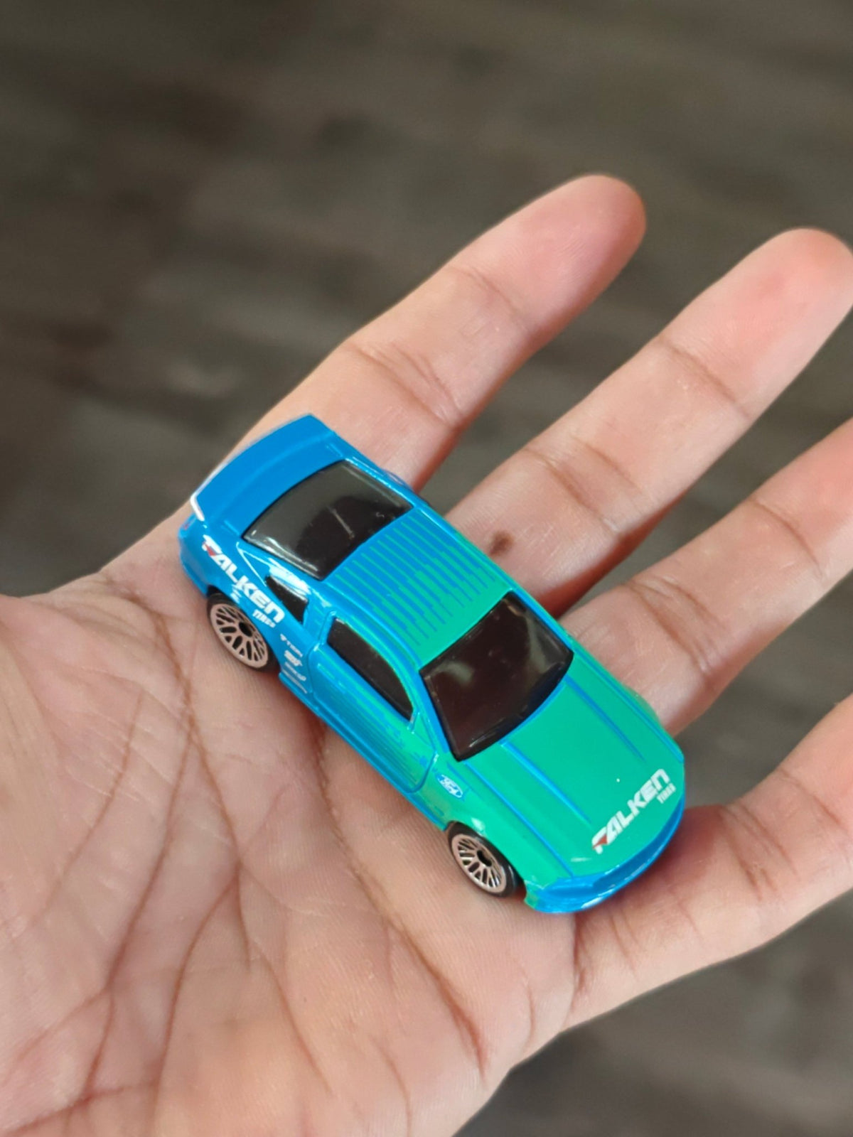 Hot Wheels 2007 Ford Mustang FALKEN (Pre-Owned) - Kinder Logs