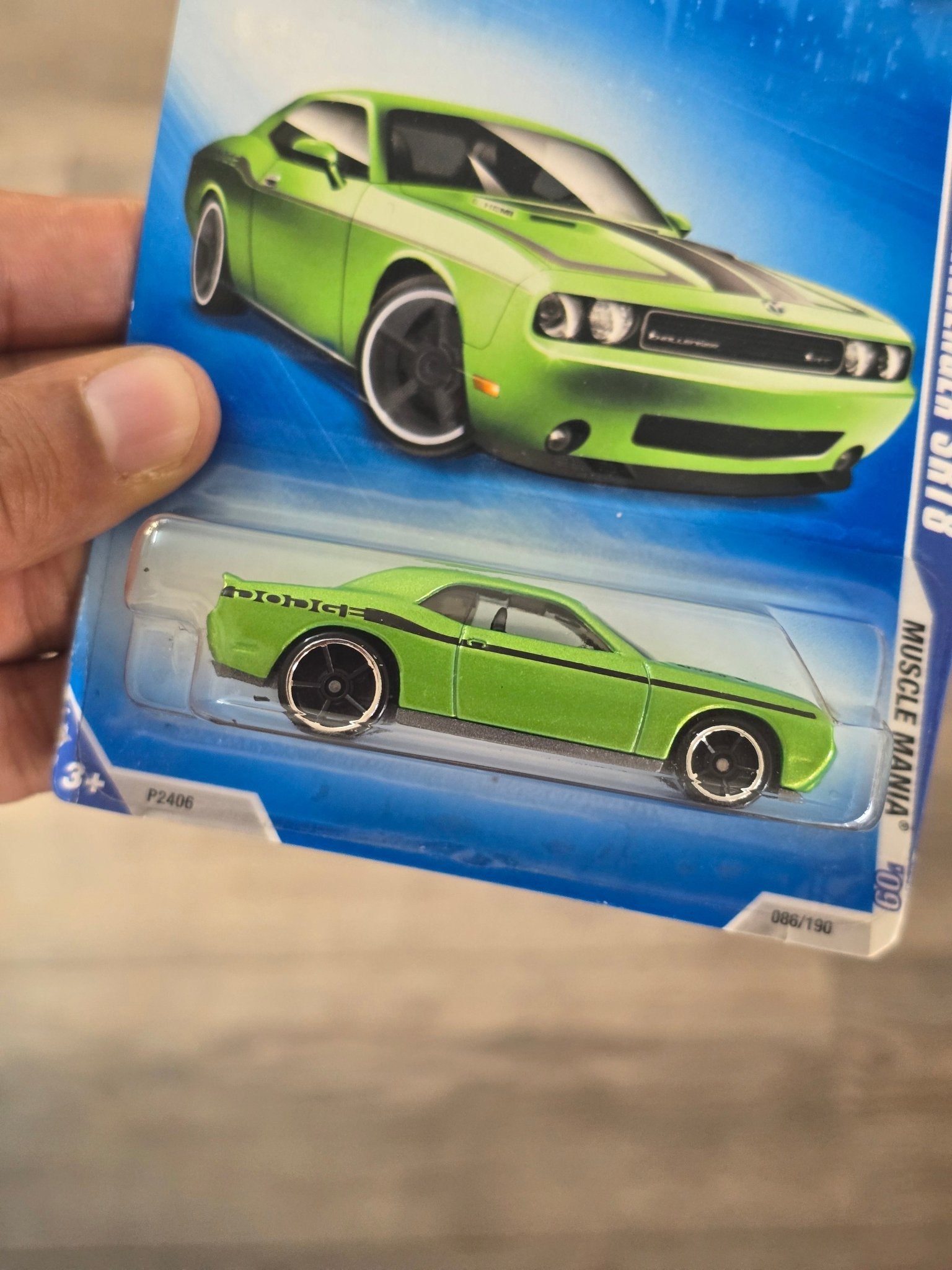Hot Wheels 2008 Dodge Challenger SRT8 (2009 Imported Card) - Kinder Logs