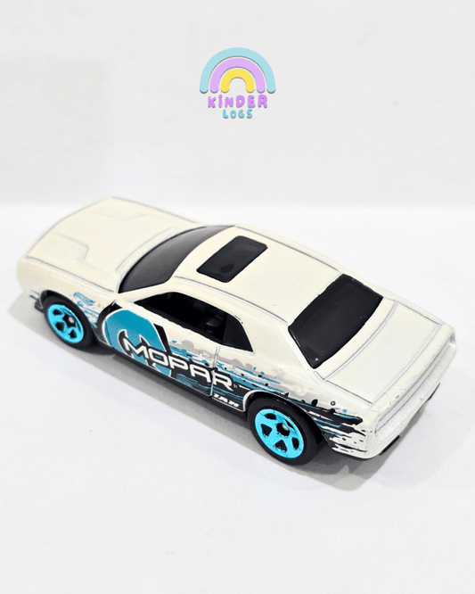 Hot Wheels 2008 Dodge Challenger SRT8 Mopar Edition (Uncarded) - Kinder Logs