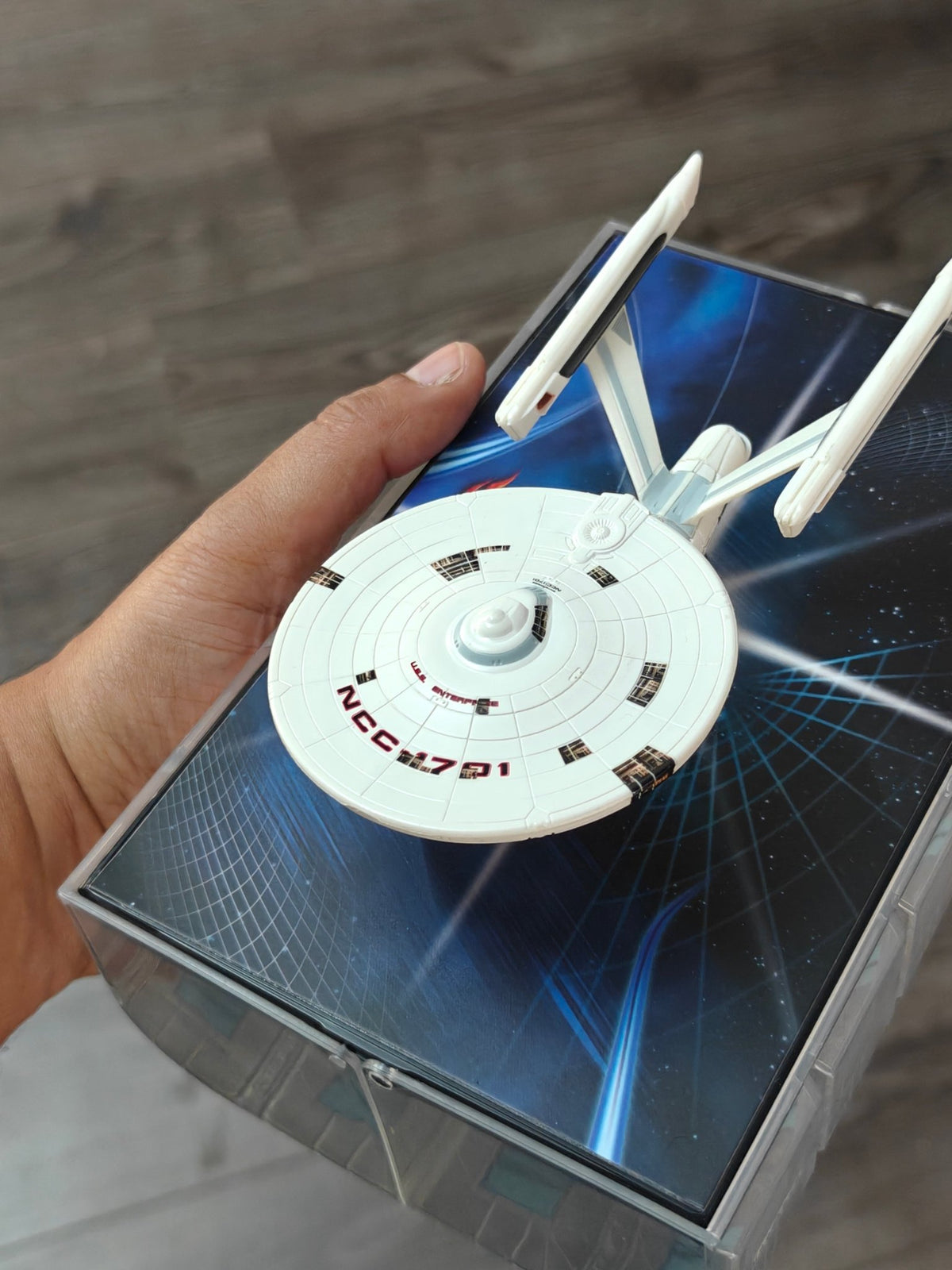 Hot Wheels 2009 San Diego Comic-Con Exclusive 'Star Trek U.S.S. Enterprise' - Kinder Logs