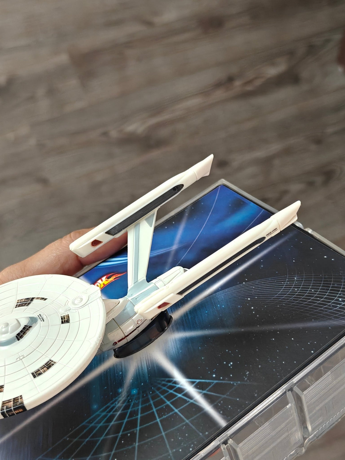Hot Wheels 2009 San Diego Comic-Con Exclusive 'Star Trek U.S.S. Enterprise' - Kinder Logs