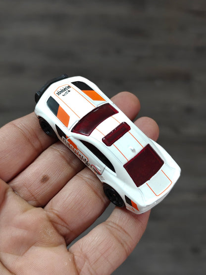 Hot Wheels 2010 Chevrolet Camaro SS - White (Uncarded - New) - Kinder Logs