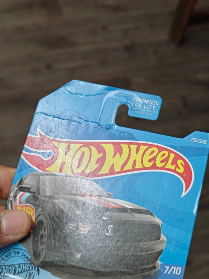 Hot Wheels 2010 Ford Shelby GT500 Super Snake (Creased Card - Imported) - Kinder Logs