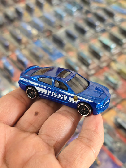 Hot Wheels 2011 Dodge Charger Gotham City Police Car (Uncarded) - Kinder Logs