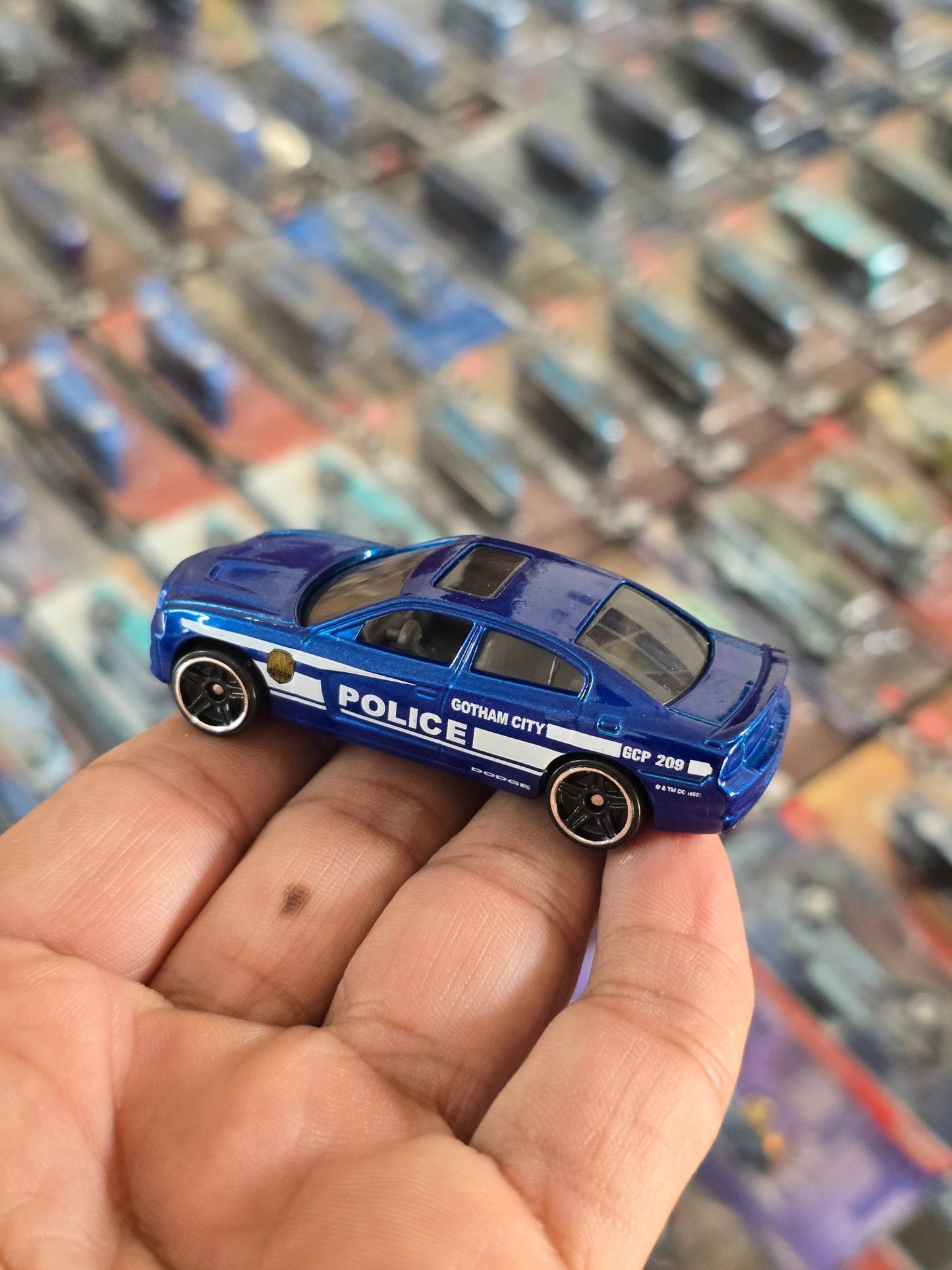Hot Wheels 2011 Dodge Charger Gotham City Police Car (Uncarded) - Kinder Logs