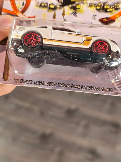Hot Wheels 2012 Ford Mustang Boss 302 Laguna Seca (2013 Imported) - Kinder Logs