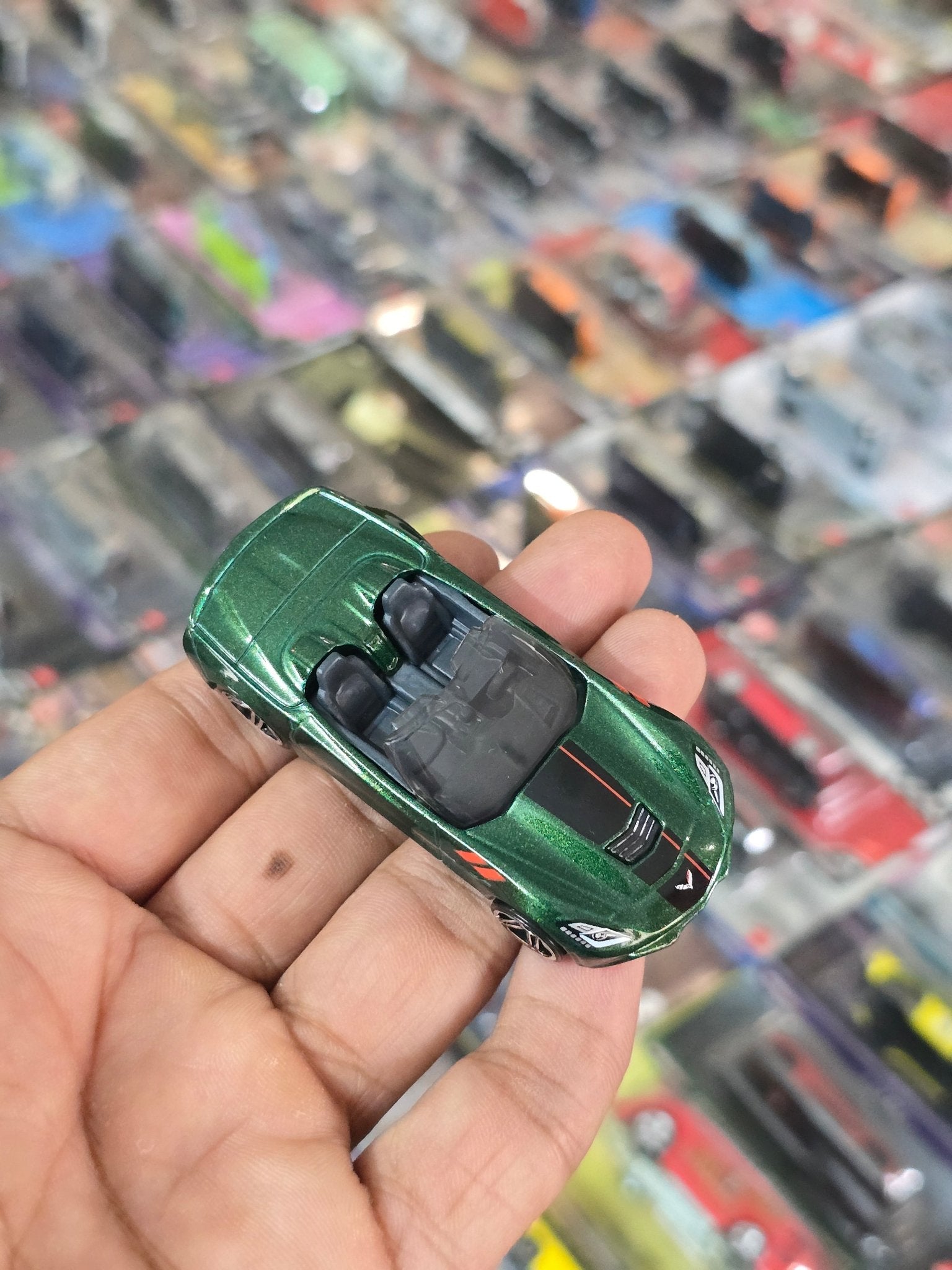 Hot Wheels 2014 Chevrolet Corvette Stingray - Green (Uncarded) - Kinder Logs