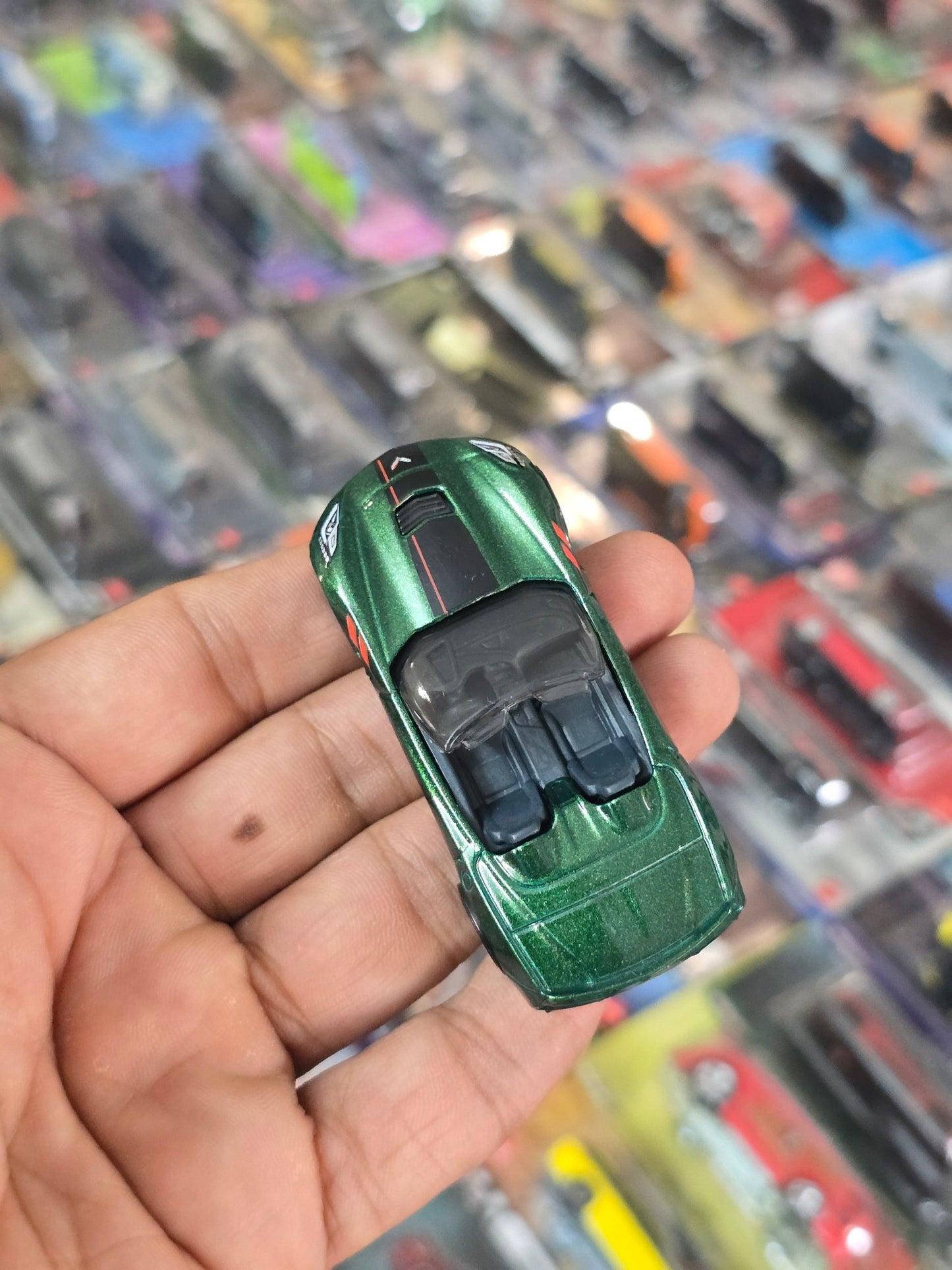 Hot Wheels 2014 Chevrolet Corvette Stingray - Green (Uncarded) - Kinder Logs