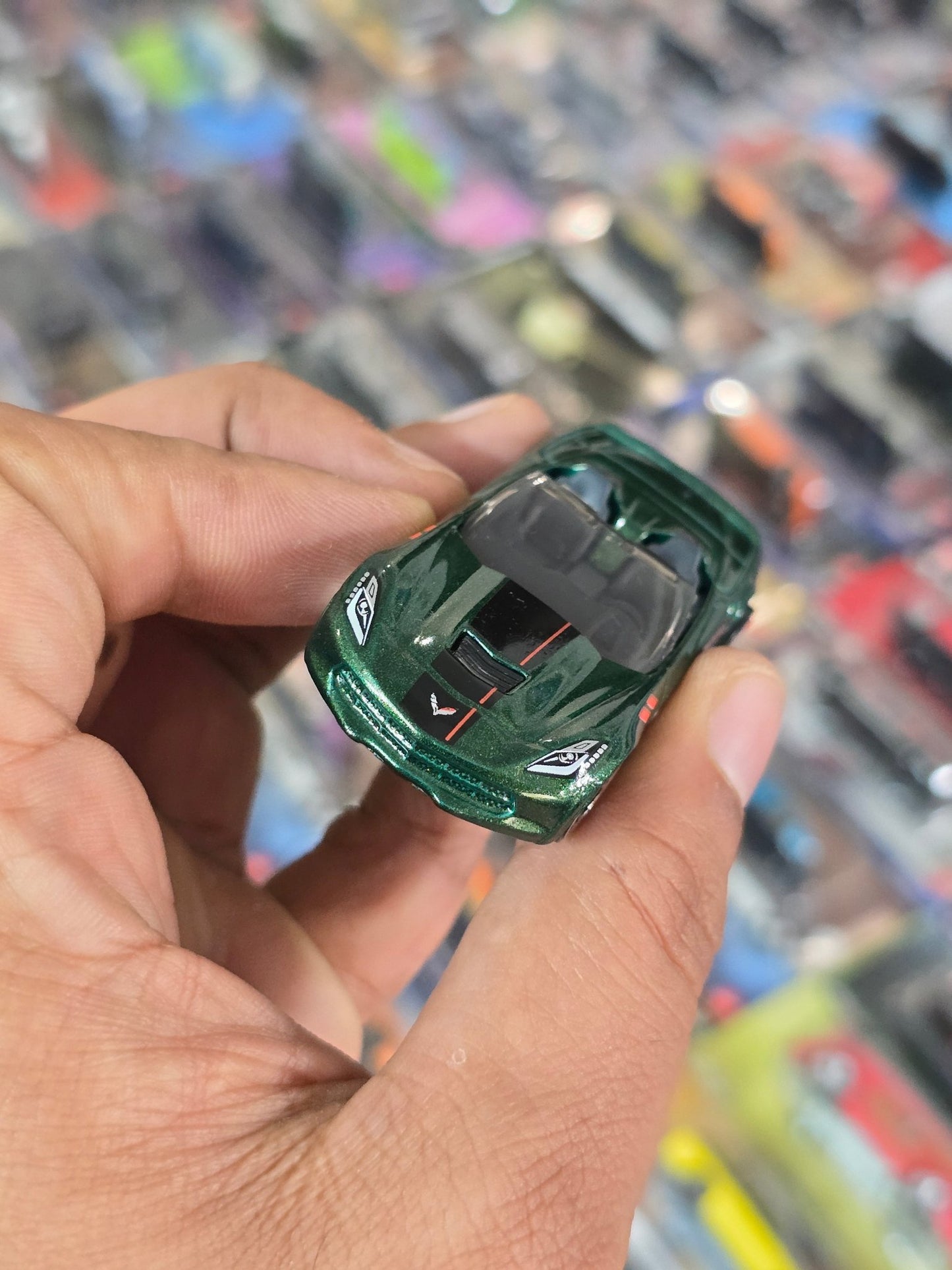 Hot Wheels 2014 Chevrolet Corvette Stingray - Green (Uncarded) - Kinder Logs