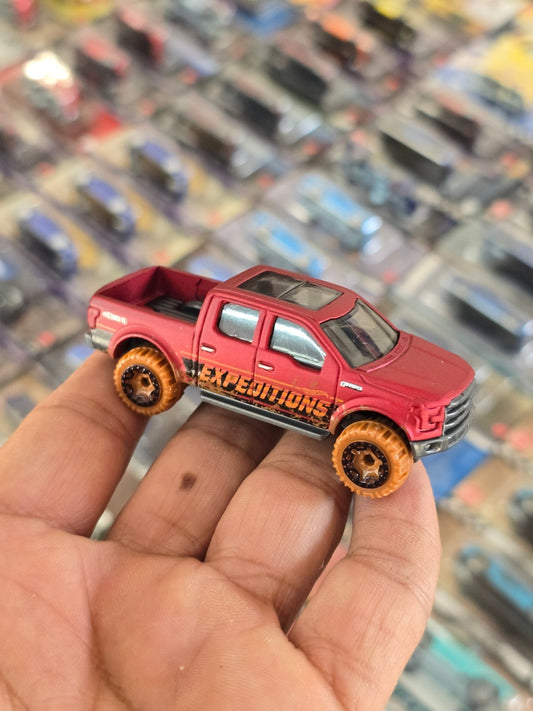 Hot Wheels 2015 Ford F - 150 (Uncarded) - Kinder Logs