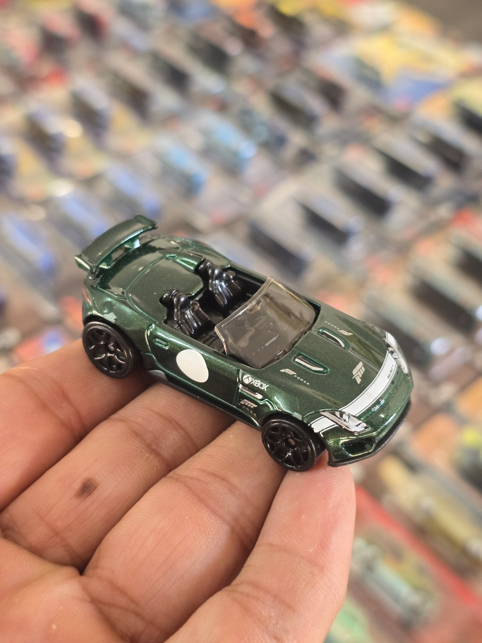 Hot Wheels 2015 Jaguar F - Type Project 7 - Forza (Uncarded) - Kinder Logs