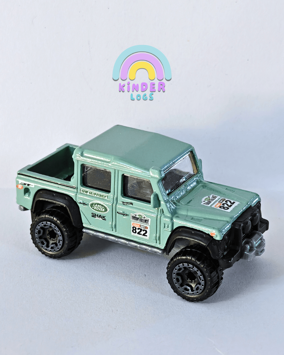 Hot Wheels 2015 Land Rover Defender Double Cab - Green (Uncarded - New) - Kinder Logs