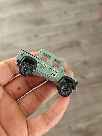 Hot Wheels 2015 Land Rover Defender Double Cab - Green (Uncarded - New) - Kinder Logs