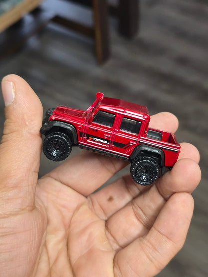 Hot Wheels 2015 Land Rover Defender Double Cab - Red (Uncarded - New) - Kinder Logs