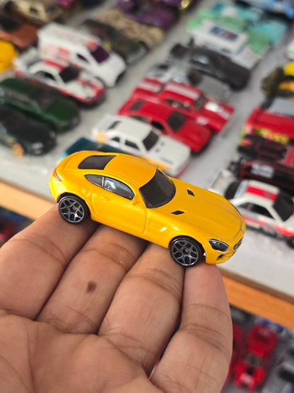 Hot Wheels 2015 Mercedes AMG GT - Gold (Uncarded) - Kinder Logs