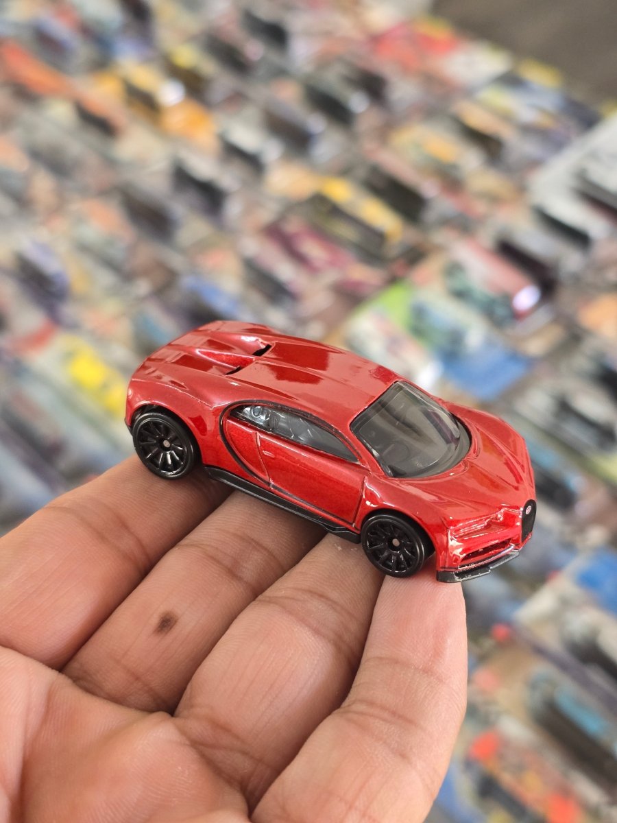 Hot Wheels 2016 Bugatti Chiron - Red (Uncarded) - Kinder Logs