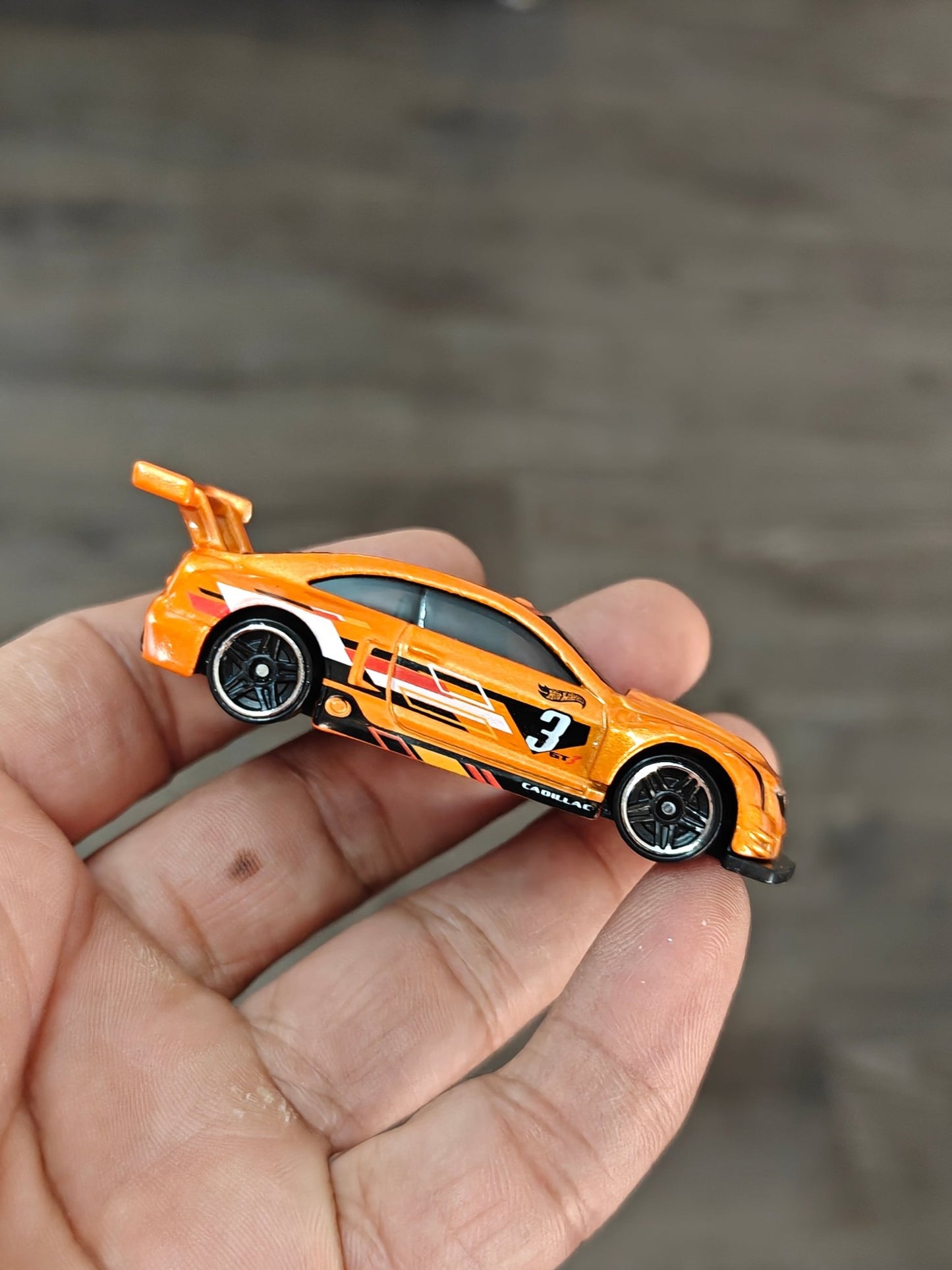 Hot Wheels 2016 Cadillac ATS - V R - Orange (Uncarded - New) - Kinder Logs