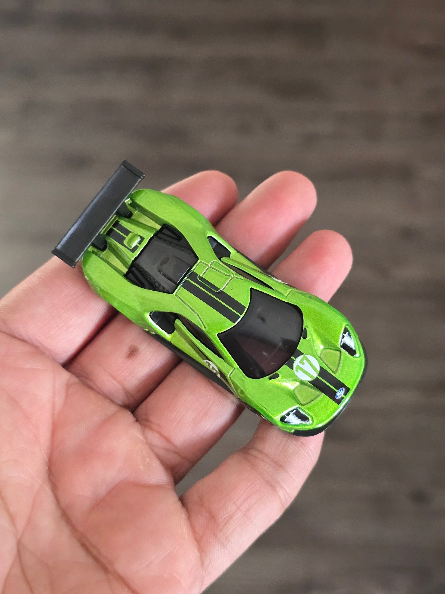 Hot Wheels 2016 Ford GT Race - Green (Pre - Owned) - Kinder Logs