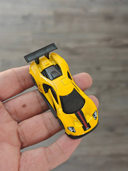 Hot Wheels 2016 Ford GT Race - Yellow (Uncarded - New) - Kinder Logs