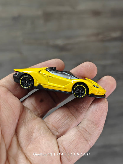 Hot Wheels 2016 Lamborghini Centenario Roadster - Yellow (Uncarded - New) - Kinder Logs