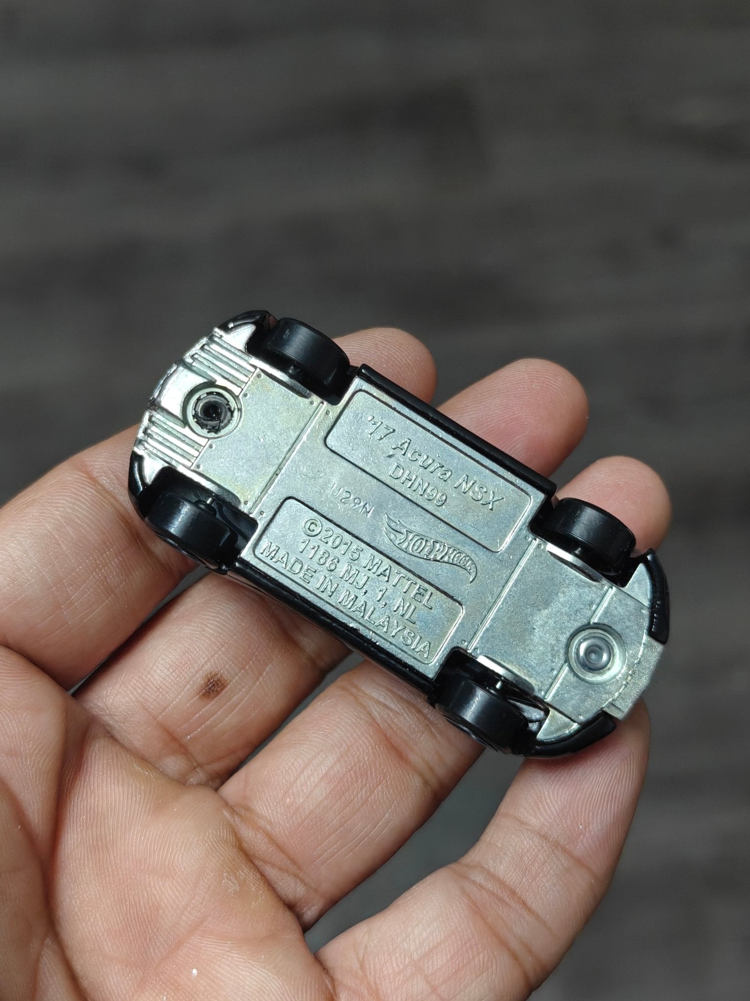 Hot Wheels 2017 Acura NSX - Hybrid Speed (Uncarded - New) - Kinder Logs