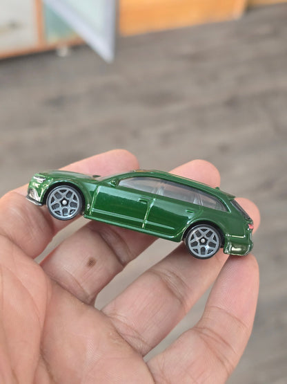 Hot Wheels 2017 Audi RS6 Avant (Pre - Owned) - Kinder Logs