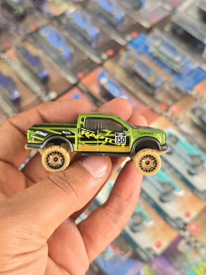Hot Wheels 2017 Ford F150 Raptor (Uncarded) - Kinder Logs