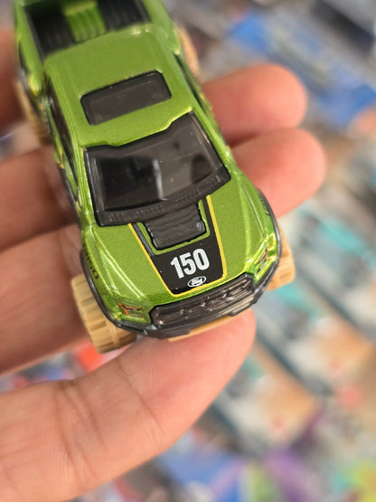 Hot Wheels 2017 Ford F150 Raptor (Uncarded) - Kinder Logs