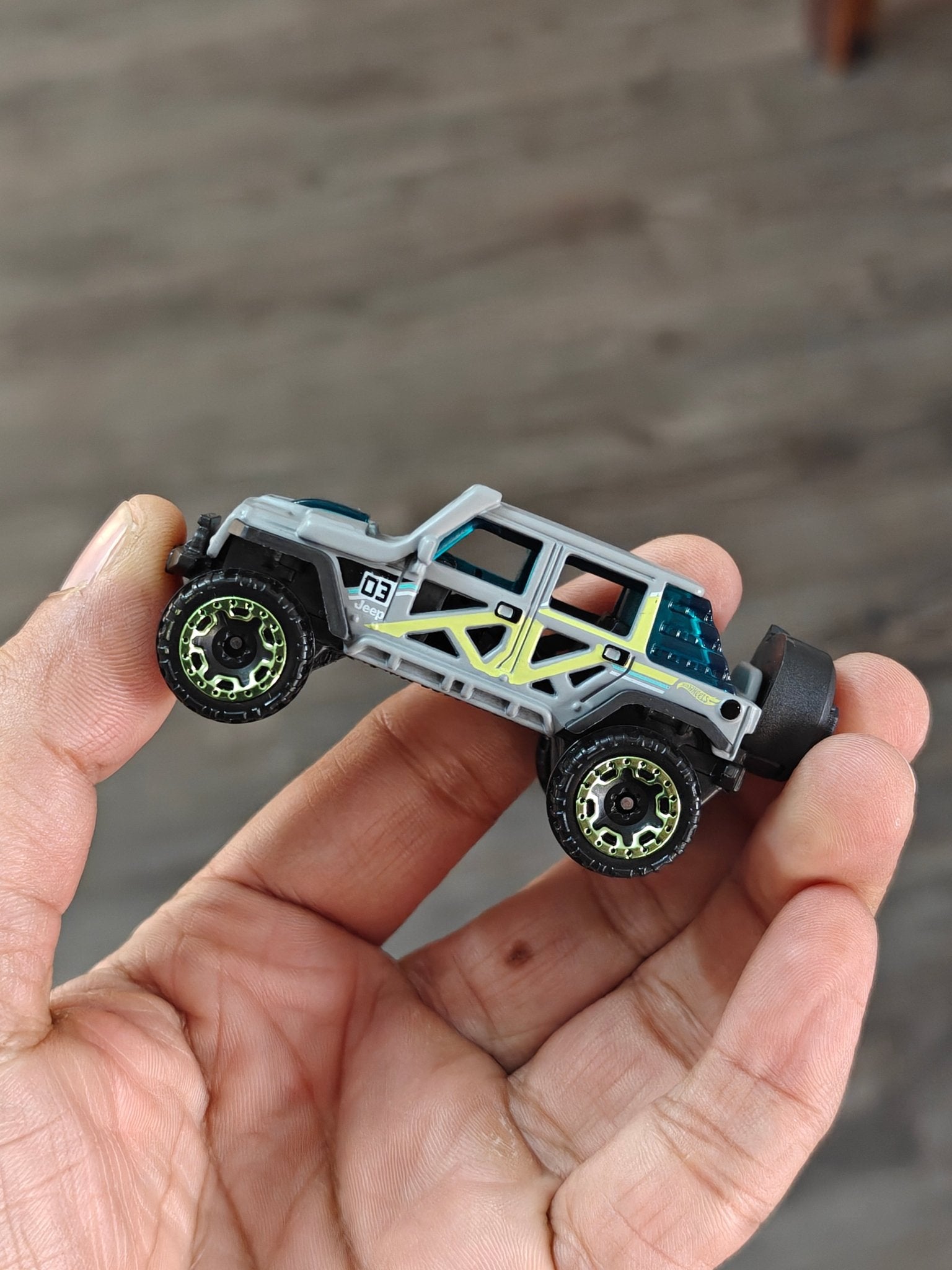 Hot Wheels 2017 Jeep Wrangler - Grey (Uncarded - New) - Kinder Logs