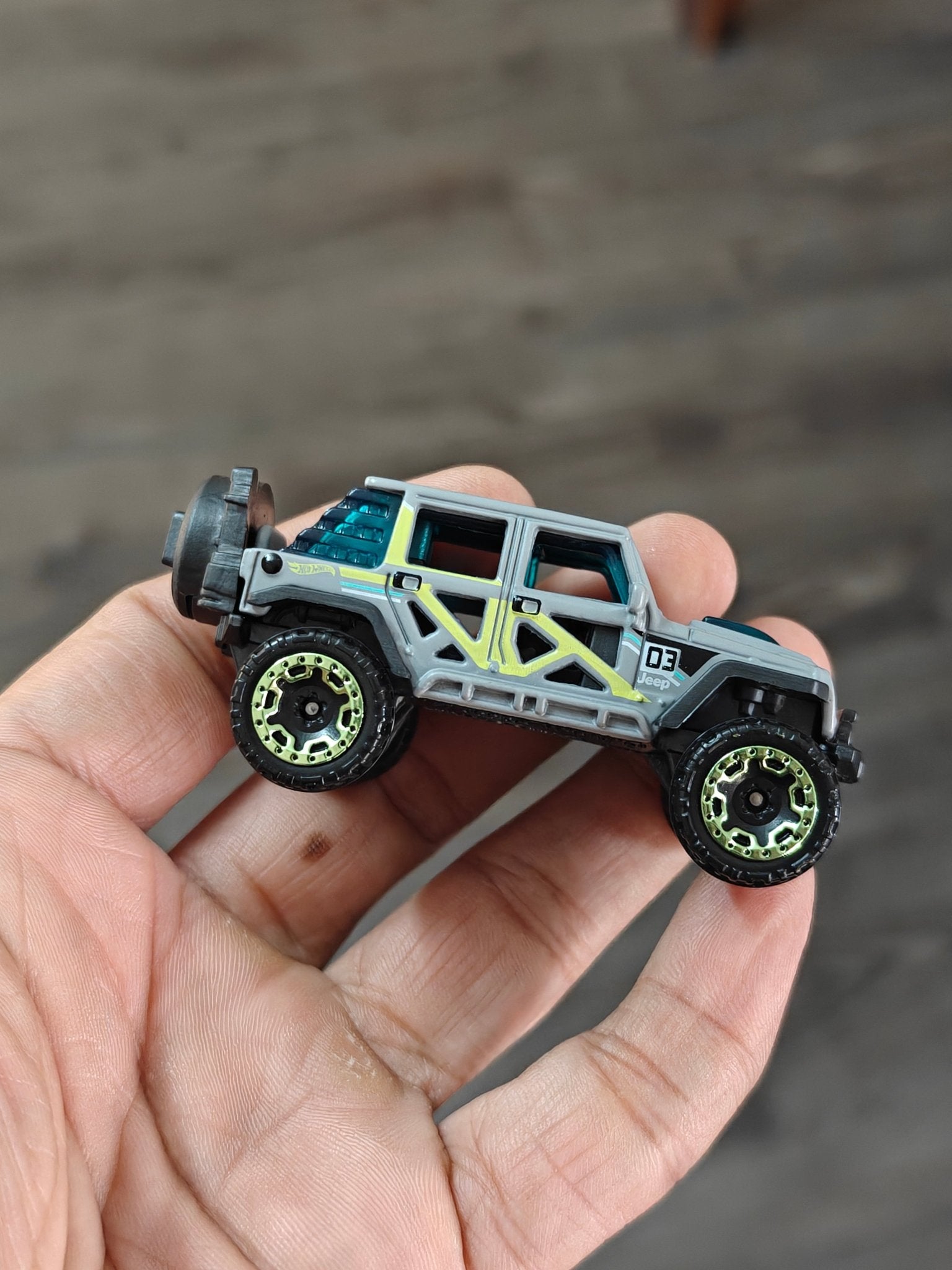 Hot Wheels 2017 Jeep Wrangler - Grey (Uncarded - New) - Kinder Logs