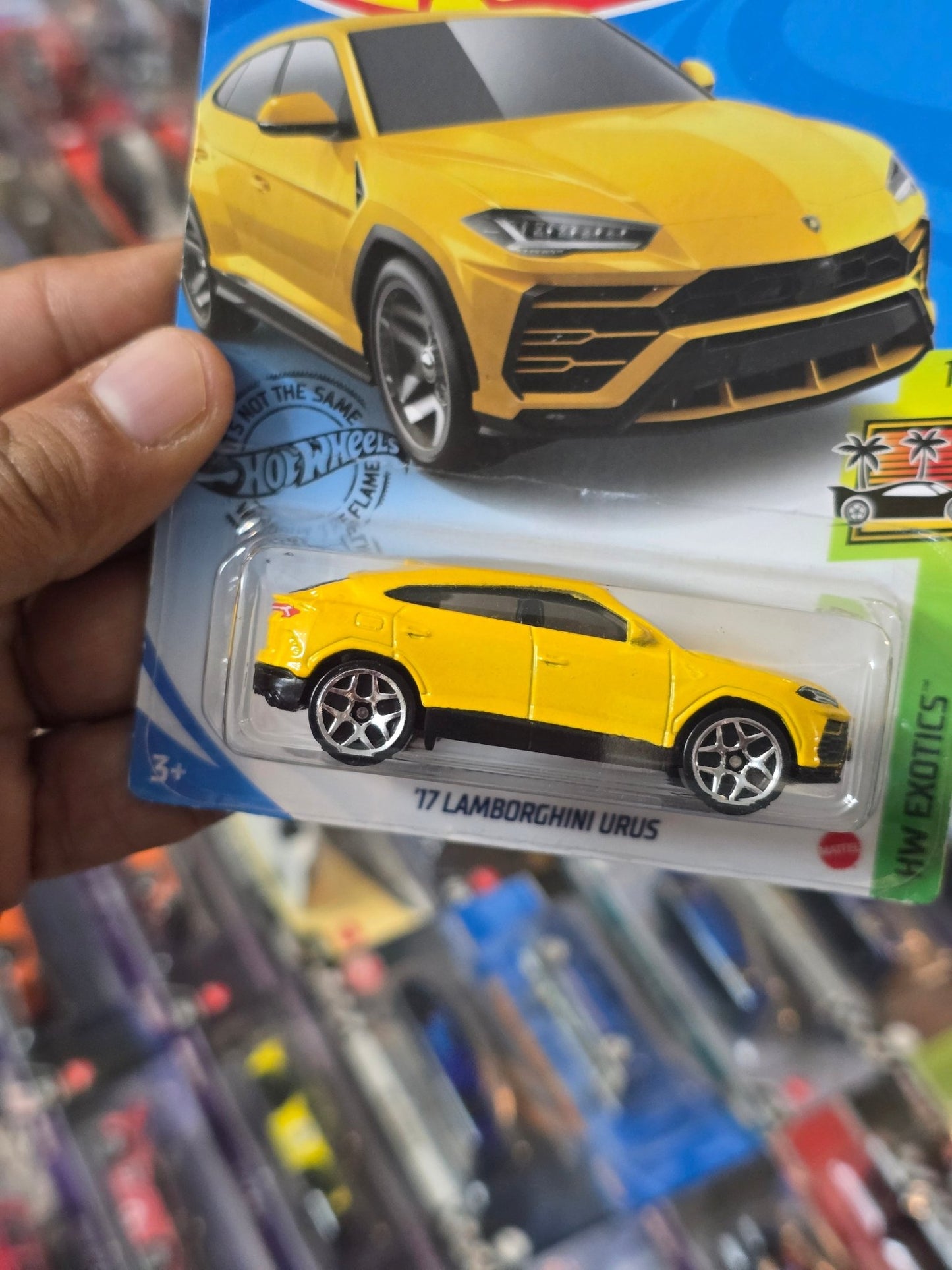 Hot Wheels 2017 Lamborghini Urus - Yellow (2018 Imported Card) - Kinder Logs