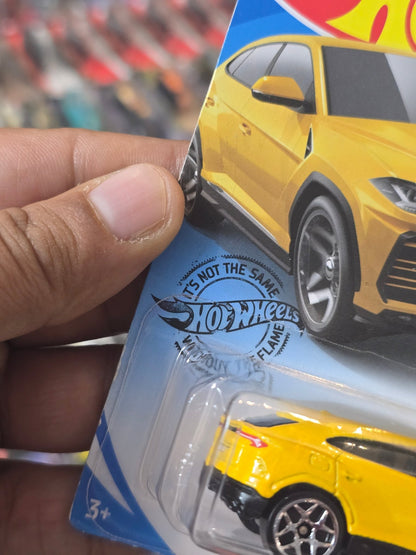 Hot Wheels 2017 Lamborghini Urus - Yellow (2018 Imported Card) - Kinder Logs