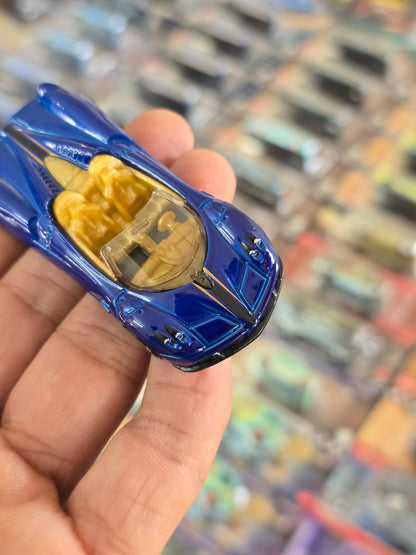 Hot Wheels 2017 Pagani Huayra Roadster - Blue (Uncarded) - Kinder Logs