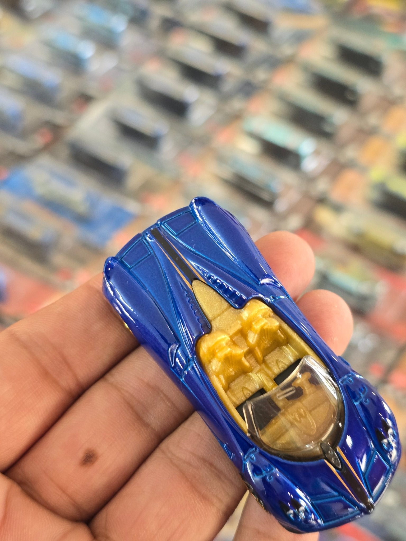 Hot Wheels 2017 Pagani Huayra Roadster - Blue (Uncarded) - Kinder Logs